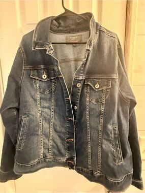 torrid Dark Blue Washed Denim Jacket Womens size 3XL